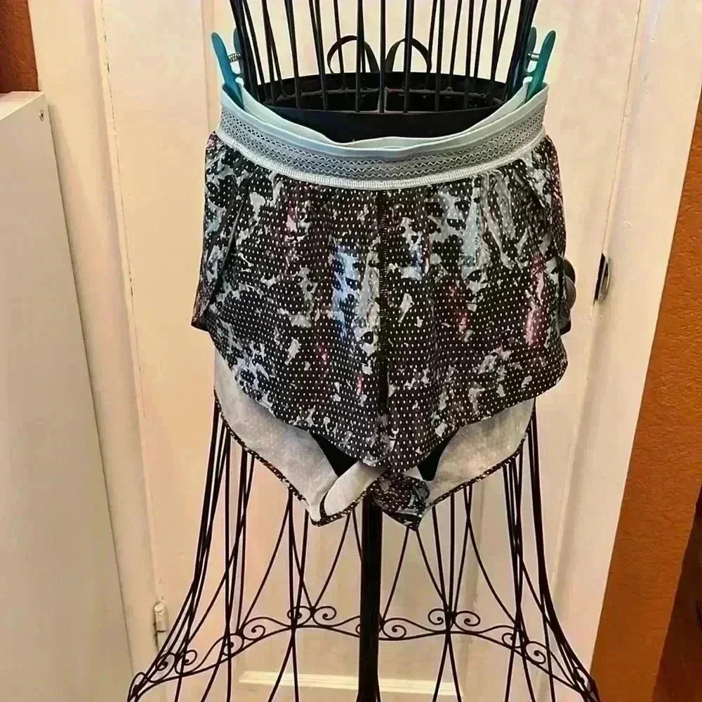 Lululemon Split Second Short-Sz 4